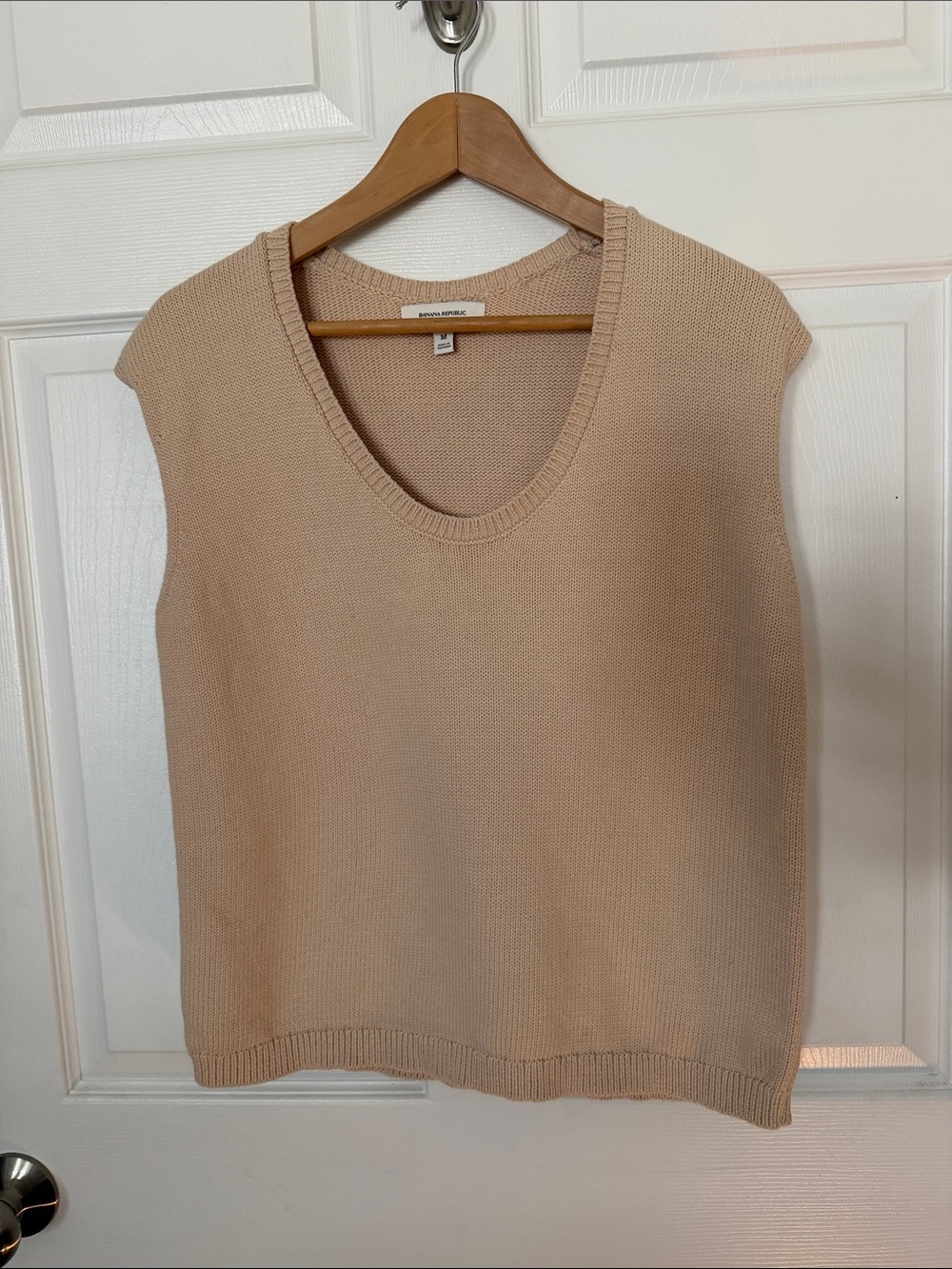 Banana Republic Sleeveless Scoop-Neck Knit Vest in Beige